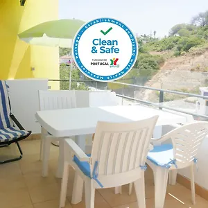 https://aurorasol-carvoeiro-beach-apartment.hotelaalgarve.com