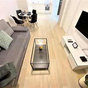 Exclusive 2br! In Center +netflix +gym Apartment Warsaw