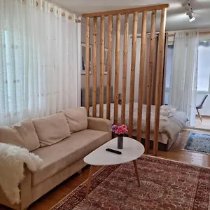 Apartamento New Lovely Full Of Light Ap In, Tirana