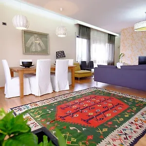 https://galeria-apartment.hotels-in-tirana.com